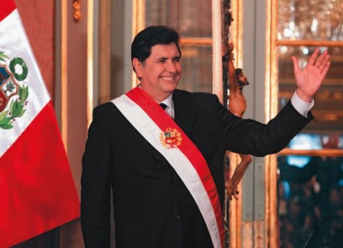 Presidente Alan García, una vez más, cumple una promesa al pueblo peruano.